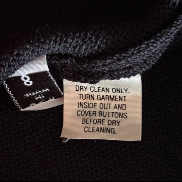 St. John Collection Black and Red Knit Jacket w Gold Buttons Sz 8 (runs big) EUC - Picture 11 of 13